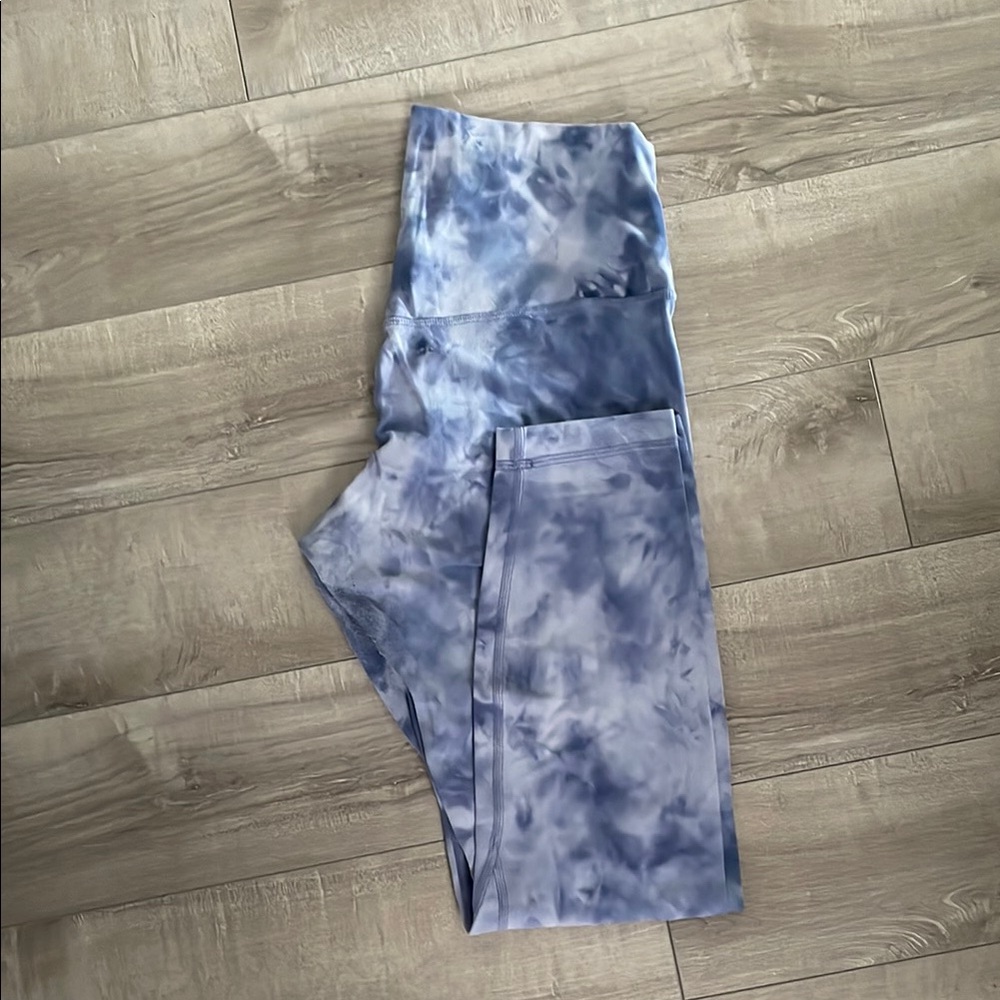 Lululemon Athletica Blue and White Align Leggings
